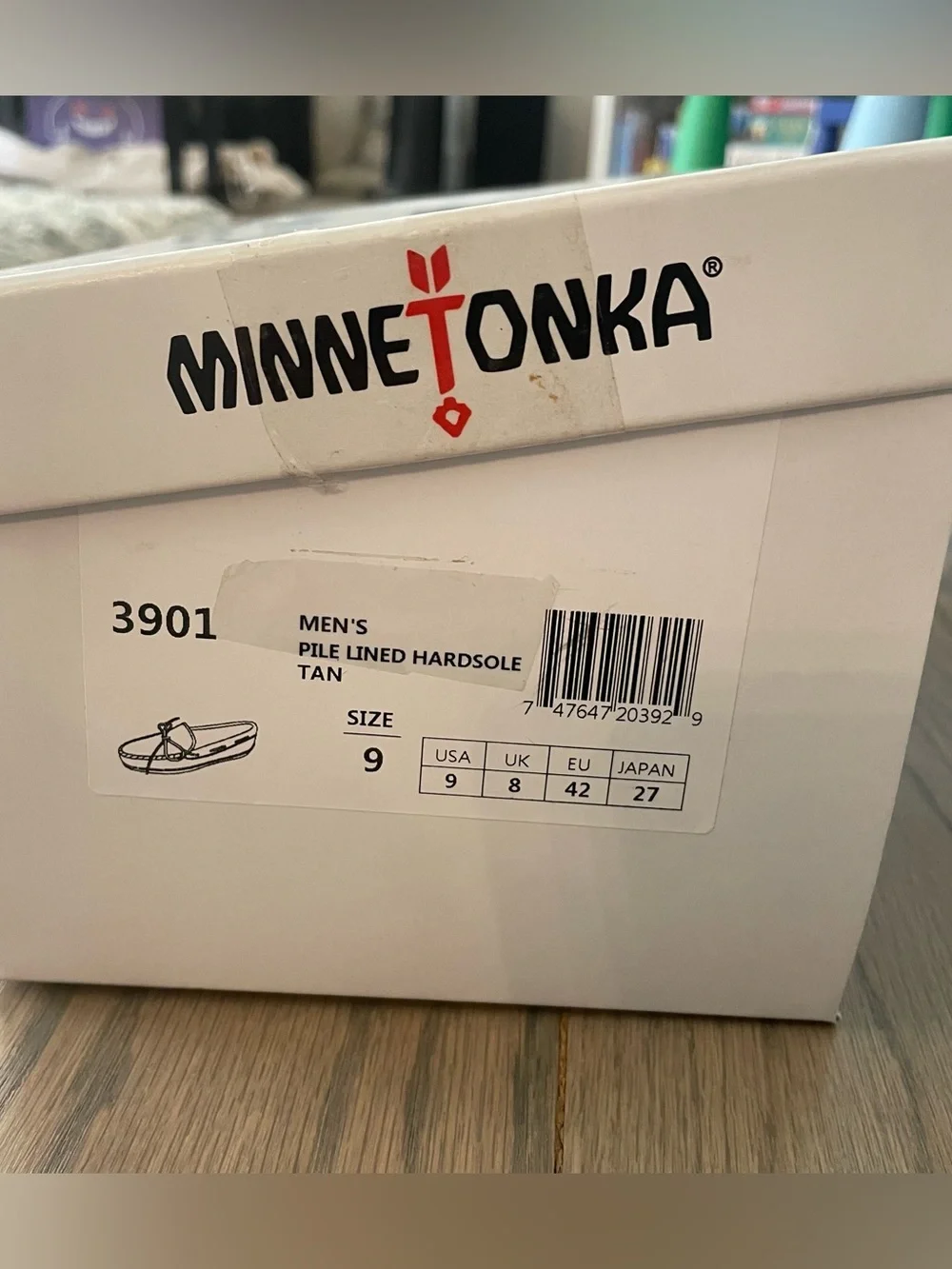 NIB Minnetonka Men’s Pile Lined Hardsole Slippers Size 9 - Tan